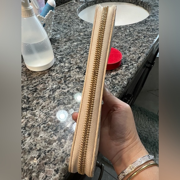 This wallet is still looking good. I’m not used that much - Picture 4 of 6